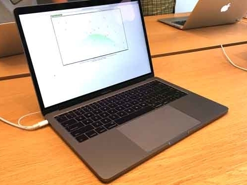 新MacBook Pro 13” 真機上手試 鍵盤手感都係差