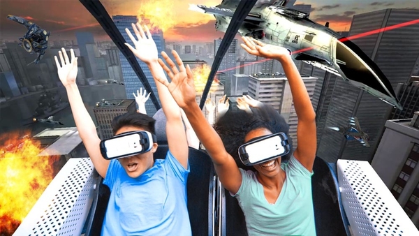 全球首個混合現實 VR 過山車 將你化身成戰鬥機師