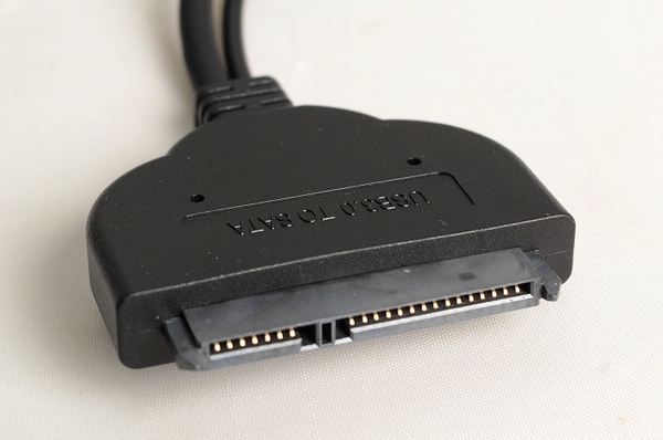 SATA SSD 改裝變外置？ USB 3.0 轉換綫效能實戰