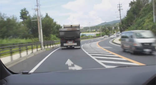 日本自駕遊注意｜揸車轉彎安全攻略須讓行人 泊車1件事必做免撞花