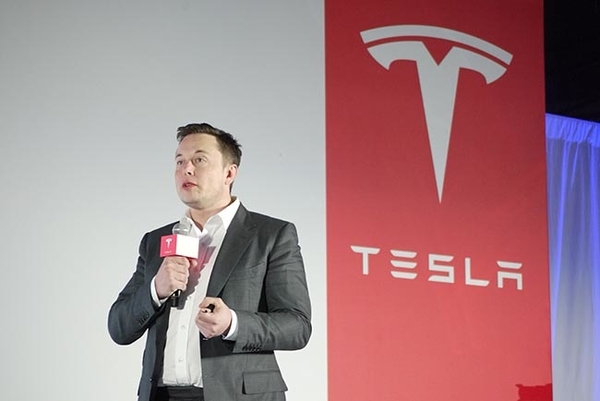 Elon Musk 首次訪港「無嘢講」