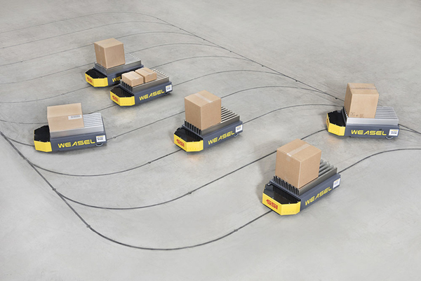 自動導航搬運機械人：全自動化上貨卸貨