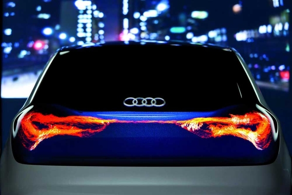 Audi 跑車超型 LED 車尾燈