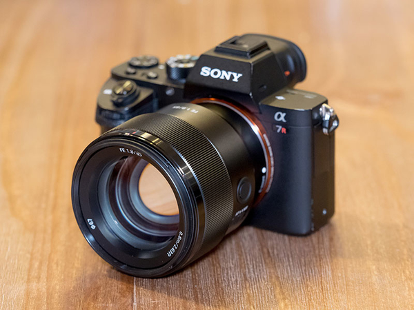 Sony FE 85mm F1.8 拍出螺旋散景