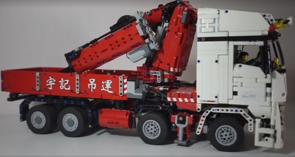 LEGO Benz 吊雞車！流線型車頭勁像真