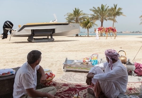 開船上班？兩棲遊艇征服海陸