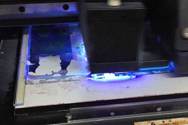  The Hood 支持本土創意 手機殼即選即做