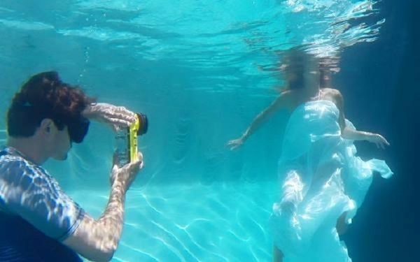 潛水專用 iPhone 殼 LenzO！100 米水底金剛不壞