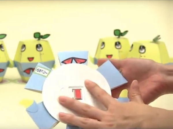 超神奇！企鵝紙模型一丟即彈變立體