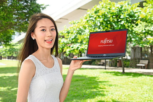 Fujitsu LIFEBOOK U937 日本製造　「超輕薄」致勝
