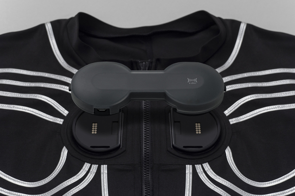 【E3 直擊】抛棄手制！ 穿智能衣體感玩 VR