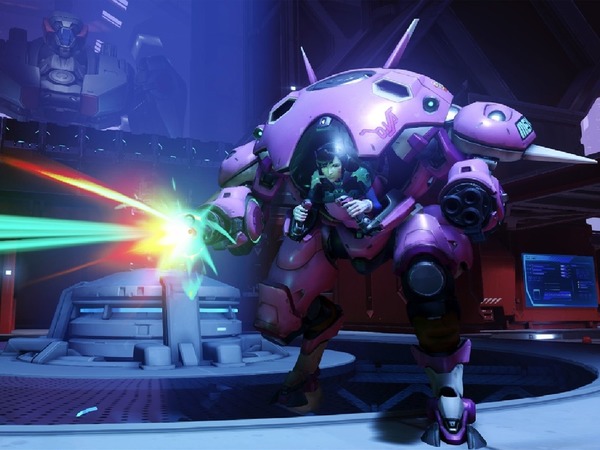 【神還原】自製《Overwatch》D.VA 粉紅機甲！能坐進機身走動