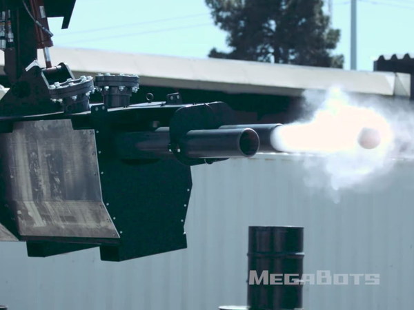 美國 MEGABOTS 機械人預備開戰
