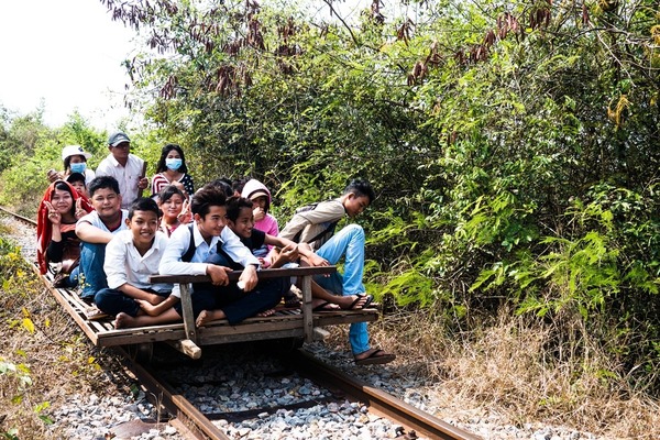 柬埔寨特色竹火車將消失？