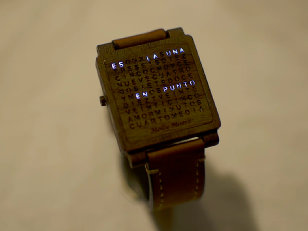 木製文字手錶 Kickstarter 爆紅！背後故事令人窩心