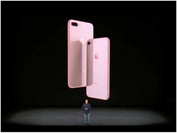 Apple iPhone 8／iPhone 8 Plus 亮相！增設 AR 擴增實境功能