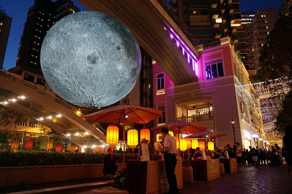 月亮博物館登陸利東街！教你 4 招影巨月亮