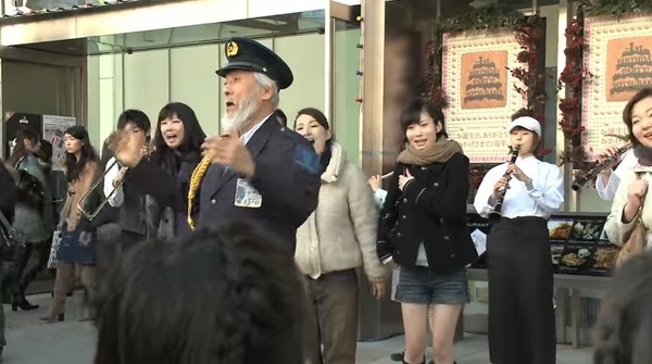 日本街頭快閃演奏龍貓片尾曲！最後變成觀眾大合唱