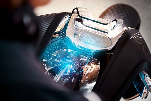 BMW 100 週年概念電單車！配智能眼罩偵測視野