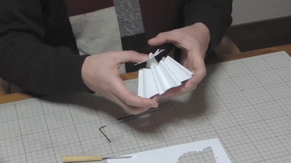 日本神人 DIY 精細紙雕機械裝置！紙工程師手把手教你整
