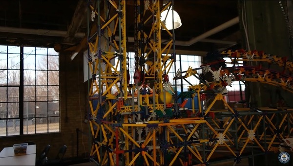 K'NEX 健力士記錄運球機！超過 12 萬塊零件建造