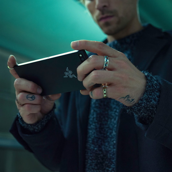 Razer Phone 首款電競手機發布 【平過 iPhone X 逾港幣三千】