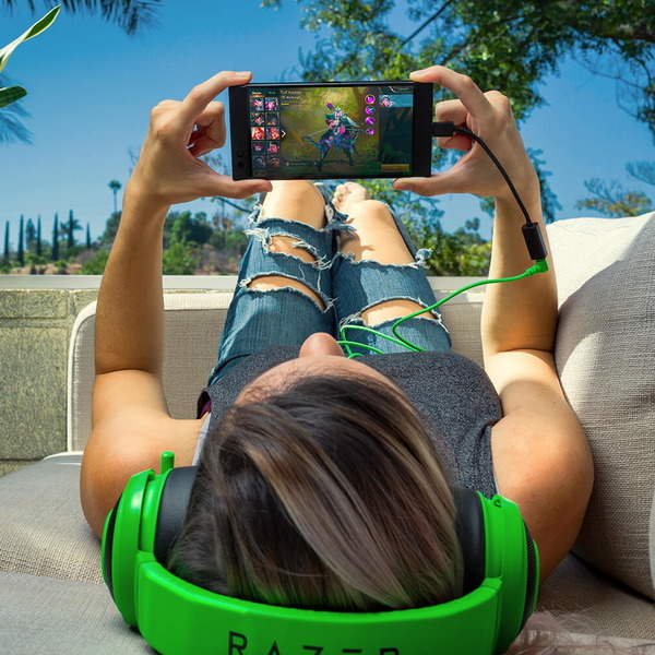 Razer Phone 首款電競手機發布 【平過 iPhone X 逾港幣三千】
