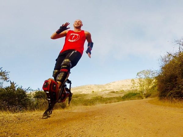 Bionic Boot 讓你輕鬆跑贏奧運短跑冠軍！最高時速 40km／hr