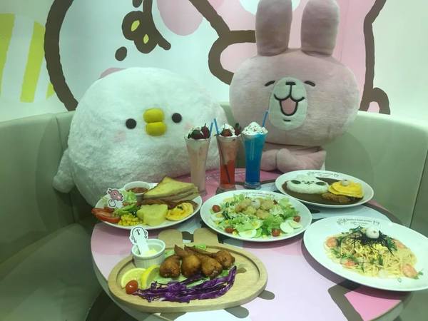P 助與粉紅兔兔 Café 突襲 APM！超可愛造型食物