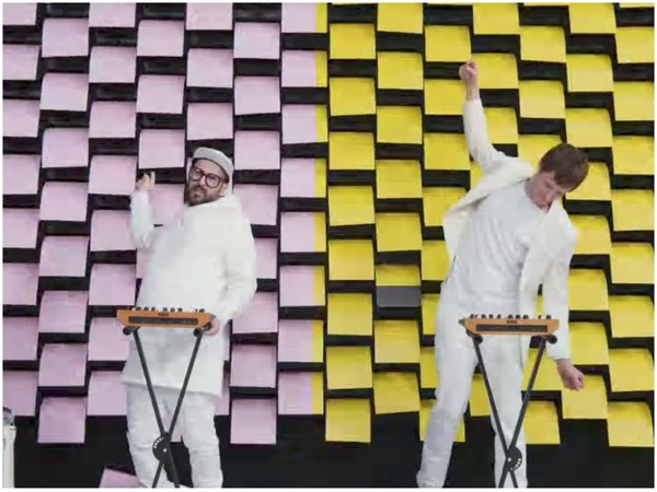 OK Go〈Obsession〉趣味 MV！ 跟住節奏印彩紙