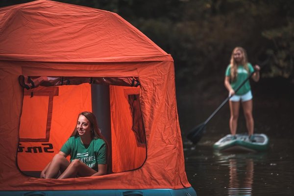 新興「水上露營」？又是帳篷又是小艇！