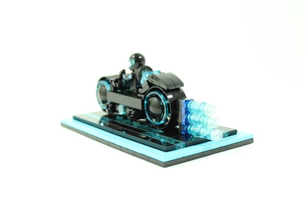 Lego Ideas 公布《創戰紀》Light Cycle 核准量產