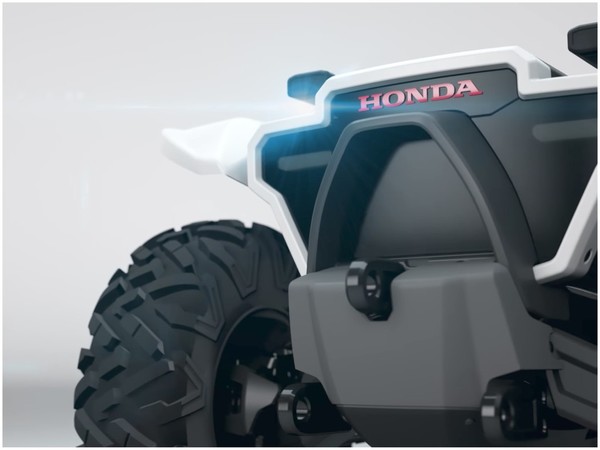 4 大 Honda 概念機械人現身 CES 2018！AI 展現同理心？