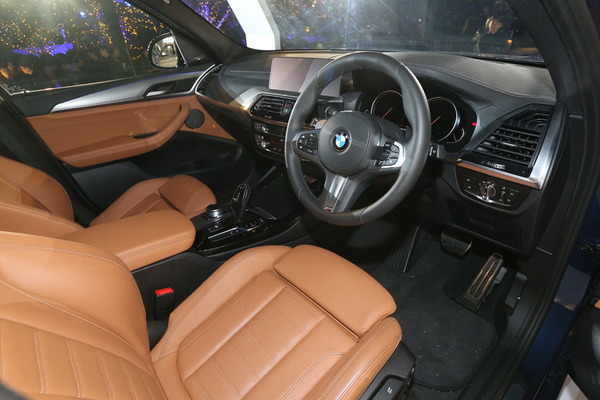 BMW X3 抵港！科幻 SAV 最大馬力達 360 匹