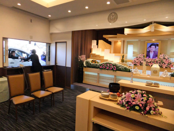 日本首個「電子拜祭」殯儀館！免下車 3 分鐘表心意