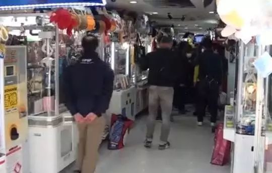 涉嫌詐騙！大阪警察逮捕夾公仔機店員工