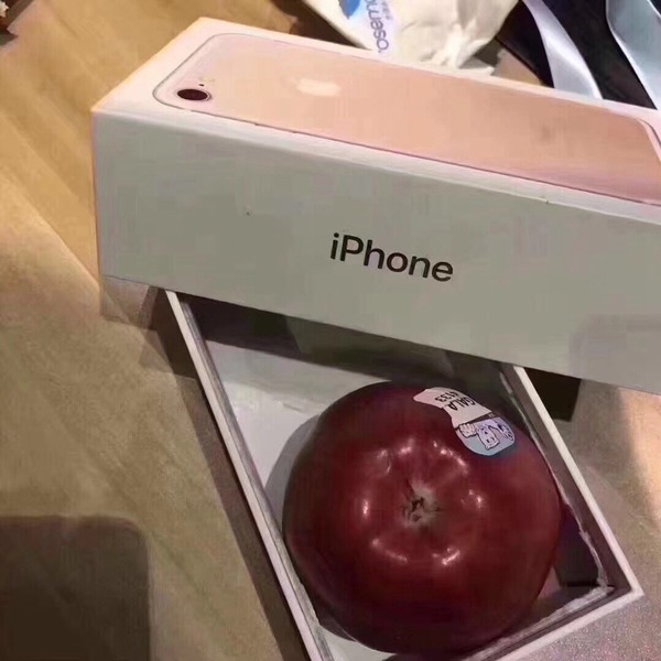 蘋果蛋糕切開見 iPhone？結局峰迴路轉