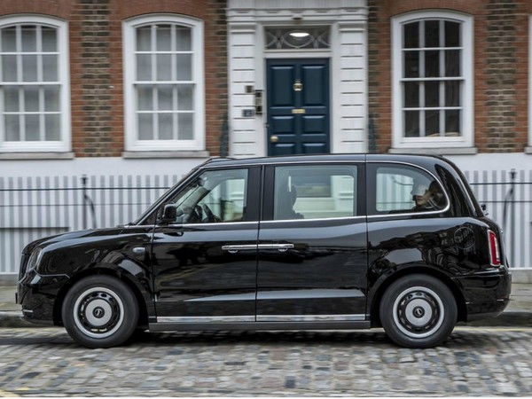倫敦電動的士正式行駛！ 車主慳足 600 英鎊經營成本？