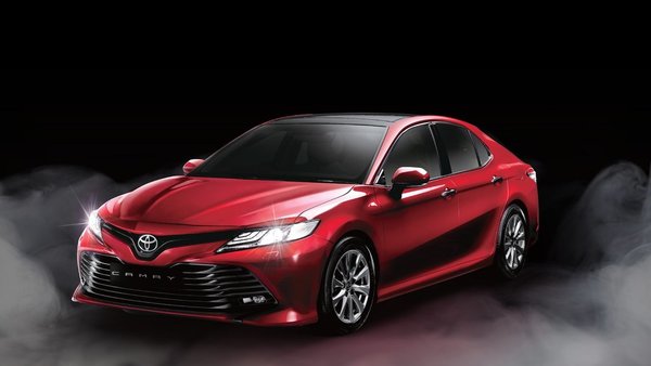 Toyota 新版 CAMRY 跑味激增！美麗的怪獸本地開賣 