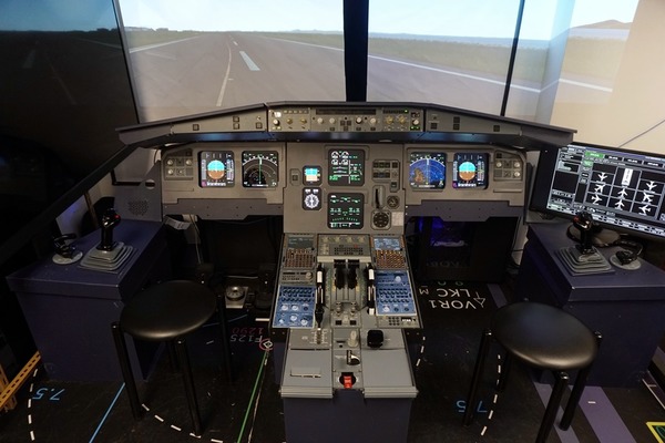 機師都有補習社？試駕模擬空中巴士 A320 學做飛機師