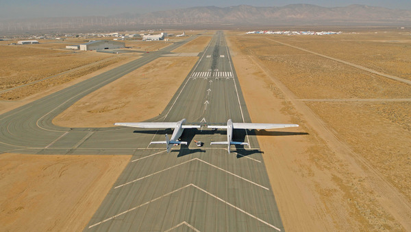 【多圖】世界最大飛機 Stratolaunch 即將試飛 機翼比足球場更長