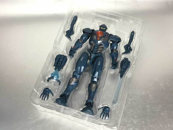 Robot魂Pacific Rim Uprising 日系設計7吋可動人偶【開箱】