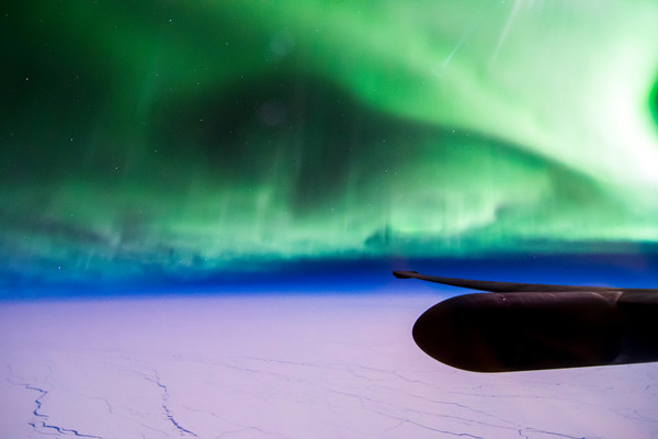 U-2 偵察機飛行員超近距離拍攝北極光