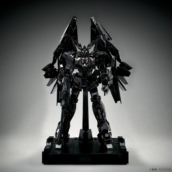型黑高達登場！mastermind JAPAN 聯乘 Gundam 出模型