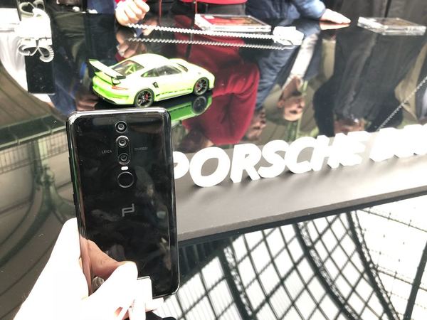Porsche Design Huawei Mate RS 屏下 x 機背 雙指紋解鎖