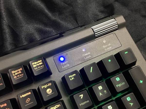 GAMDIAS Hermes P2【開箱】 光學青軸RGB電競鍵盤