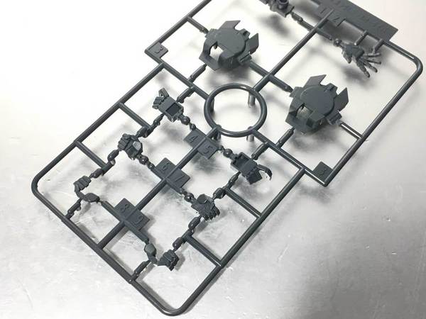 HGBD高達00潛行者【開箱】 另購新版潛行機件展示地台