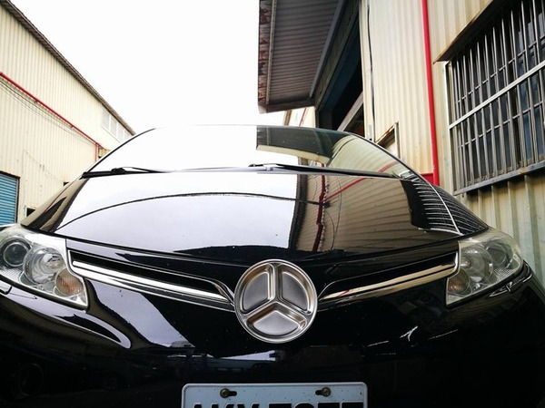 Benz 車標被偷點算好？餐盤代替毫無違和感