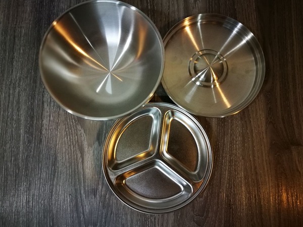 Benz 車標被偷點算好？餐盤代替毫無違和感