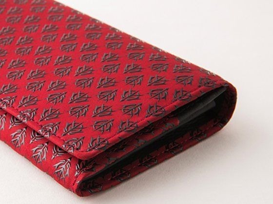 《高達》聯乘甲州印傳鹿皮銀包!讓手中滿載歷史感